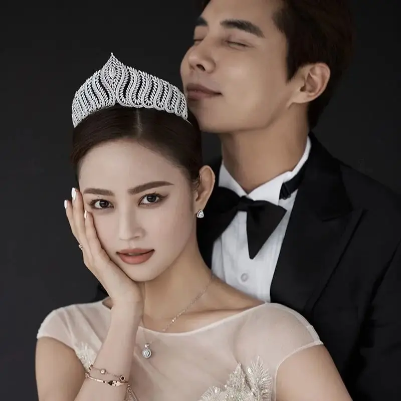 European Wedding Crown Hair Accessory Luxurious Grand Large Size Bride High-End Zircon Main Tiaras for Wedding Dress
European Wedding Crown Hair Accessory Luxurious Grand Large Size Bride High-End Zircon Main Tiaras for Wedding Dress