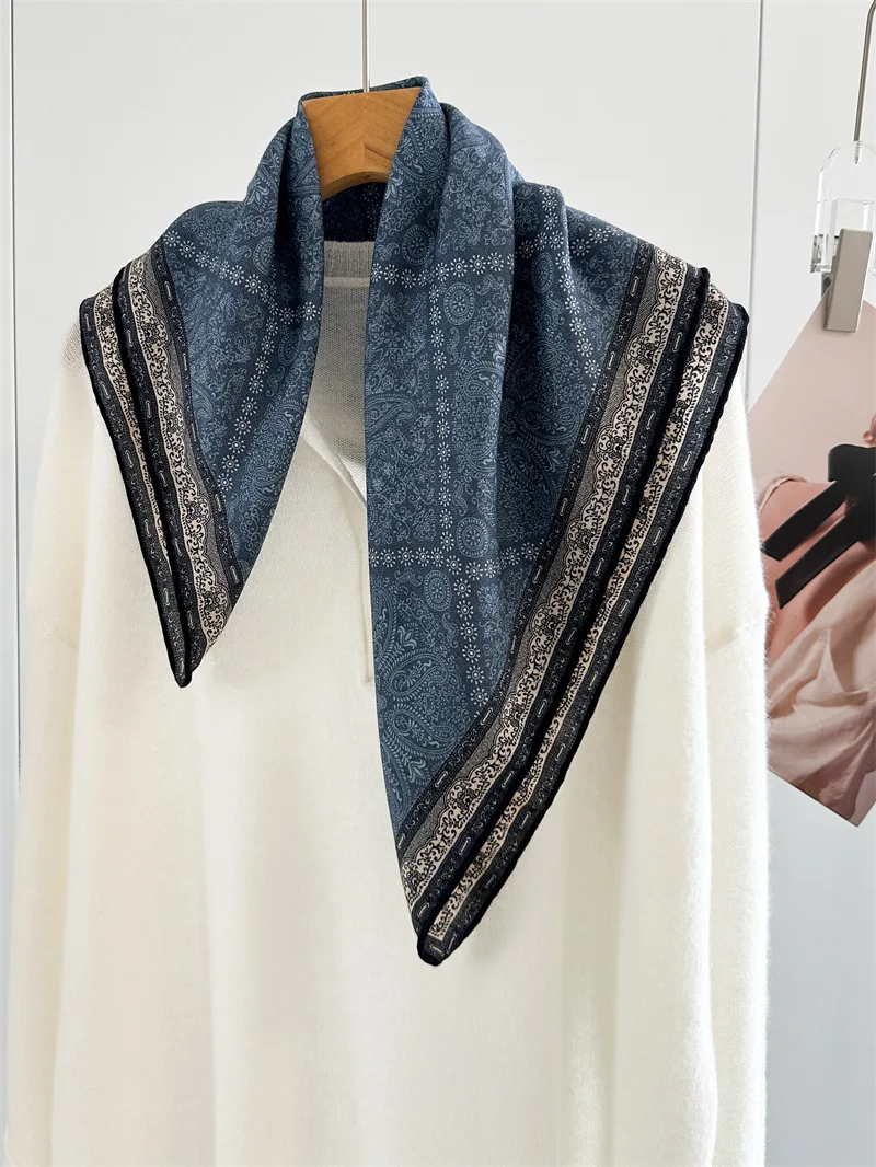 Winter Silk Wool Scarf 65CM Hand Rolled Edges Scarfs Luxury Designer Scarfs Small Shawl Christmas Gift Neck Decoration
Winter Silk Wool Scarf 65CM Hand Rolled Edges Scarfs Luxury Designer Scarfs Small Shawl Christmas Gift Neck Decoration