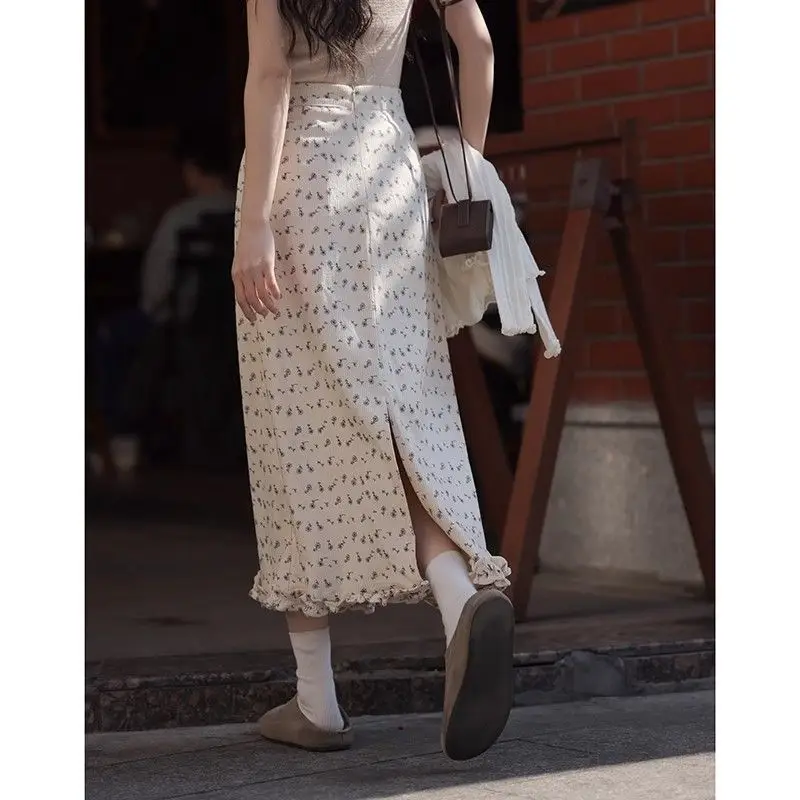 Sweet and Fresh Floral Skirt Female Summer 2025 High Waist Temperament Split Long Skirt
Sweet and Fresh Floral Skirt Female Summer 2025 High Waist Temperament Split Long Skirt