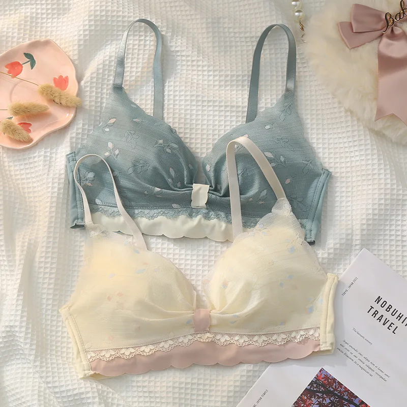 2023 Sexy Bras Push Up Seamless Underwear for Women Solid Color Wireless Lingerie Gather Fixed double straps Brassiere
2023 Sexy Bras Push Up Seamless Underwear for Women Solid Color Wireless Lingerie Gather Fixed double straps Brassiere