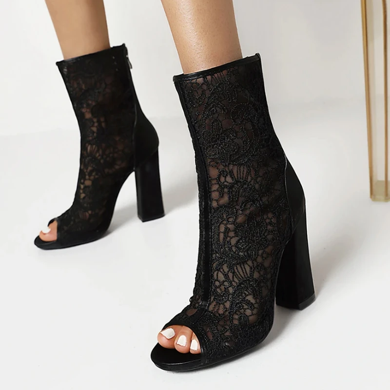 Новинка 2023 года, летние кружевные ботинки, женские ботинки, белые женские туфли на толстом высоком каблуке с открытым носком на высоком каблуке
Новинка 2023 года, летние кружевные ботинки, женские ботинки, белые женские туфли на толстом высоком каблуке с открытым носком на высоком каблуке