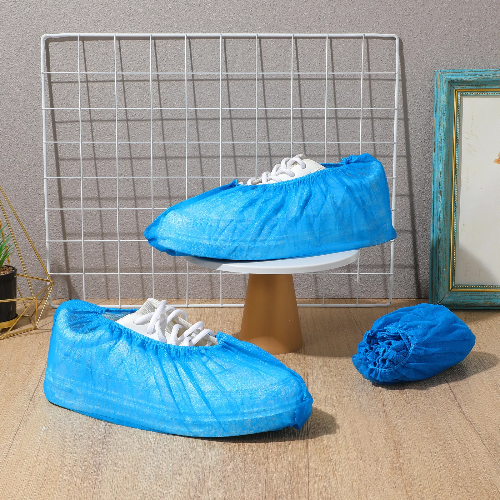 300Pcs Dustproof Shoe Covers Reusable Elastic Design Non-Slip Bottom Comfortable Fit for Indoor Outdoor Use Compact Storage Easy
300Pcs Dustproof Shoe Covers Reusable Elastic Design Non-Slip Bottom Comfortable Fit for Indoor Outdoor Use Compact Storage Easy