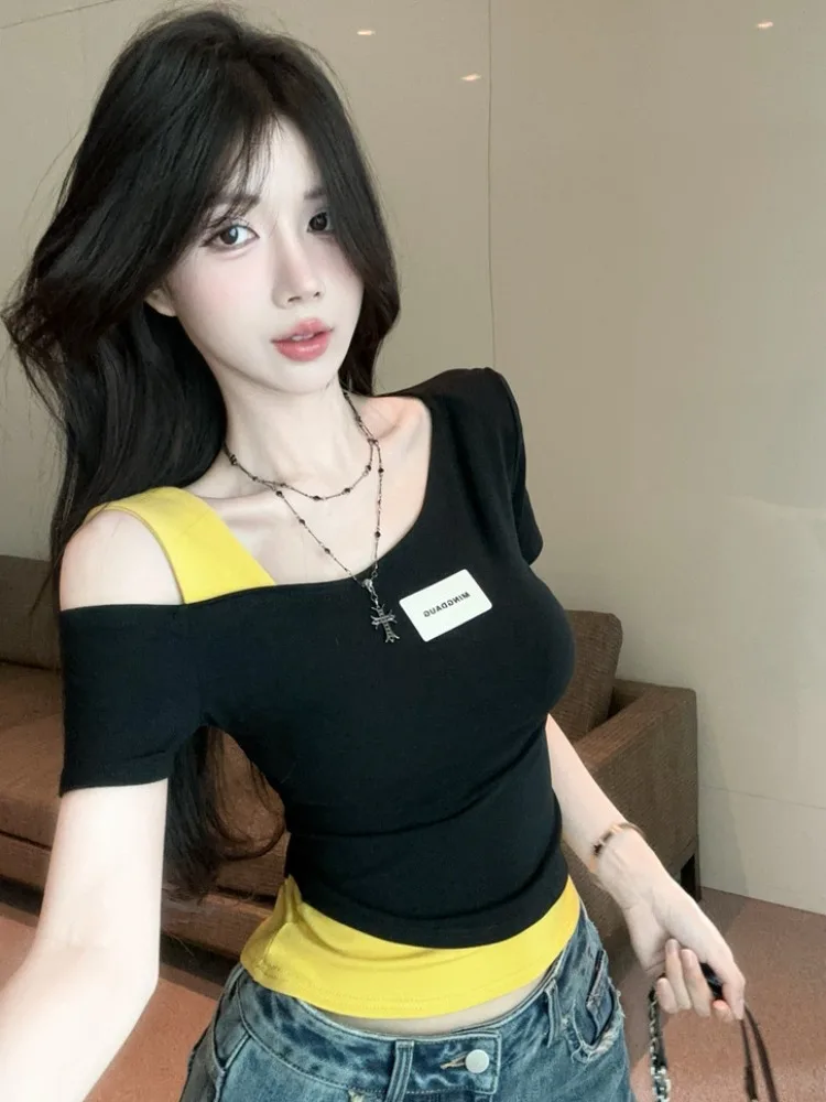 Unique Beautiful Fake Two-Piece Color Block Short Sleeve T-Shirt Women's Summer Hot Girl One-Shoulder Breathable Knitted Top
Unique Beautiful Fake Two-Piece Color Block Short Sleeve T-Shirt Women's Summer Hot Girl One-Shoulder Breathable Knitted Top