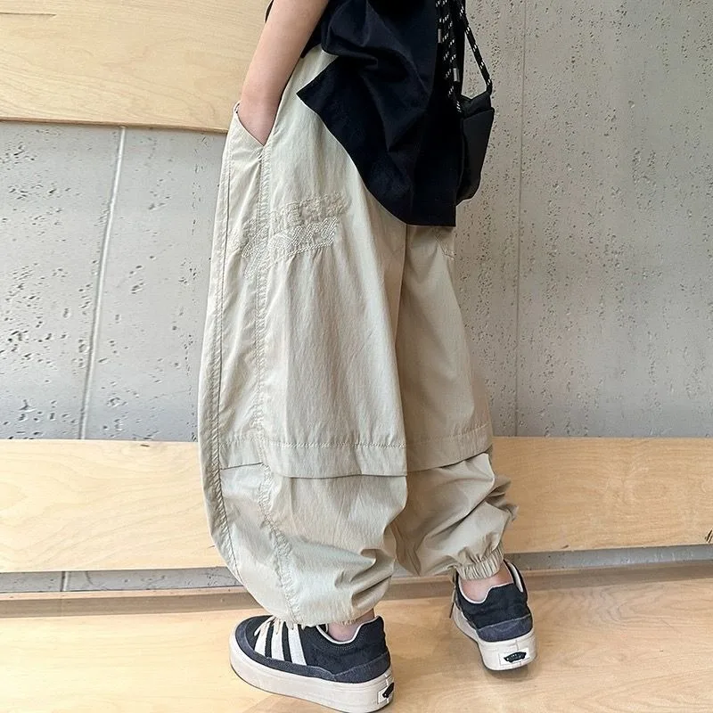 Новинка 2023 года, легкие летние брюки от комаров для мальчиков — детские повседневные спортивные длинные брюки для больших детей, быстросохнущие и дышащие
Новинка 2023 года, легкие летние брюки от комаров для мальчиков — детские повседневные спортивные длинные брюки для больших детей, быстросохнущие и дышащие