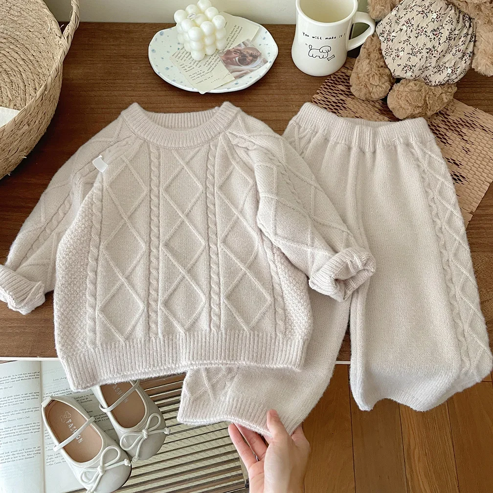 Girls' Winter Fashionable Knitted Set 2023 New Children's Fashion Pullover Autumn/Winter Korean Style FashionTwo Piece Set
Girls' Winter Fashionable Knitted Set 2023 New Children's Fashion Pullover Autumn/Winter Korean Style FashionTwo Piece Set