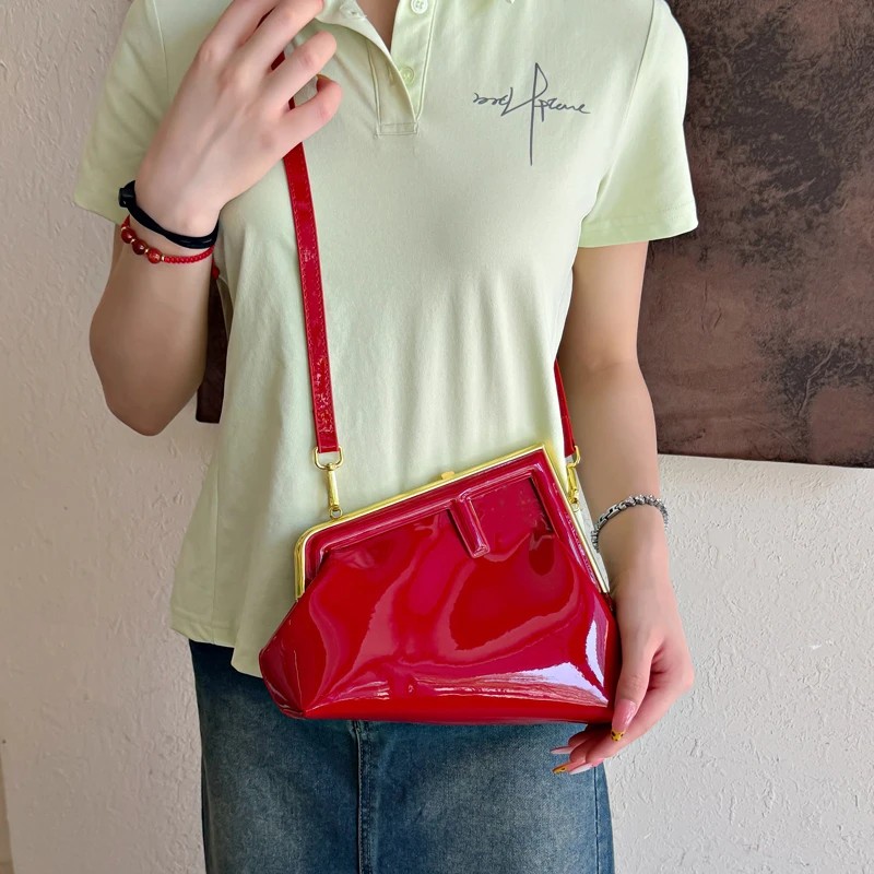 Women Premium Minimalist Fashion Bag Shoulder Crossbody Unique Design Soft Texture for Daily Casual Use
Women Premium Minimalist Fashion Bag Shoulder Crossbody Unique Design Soft Texture for Daily Casual Use