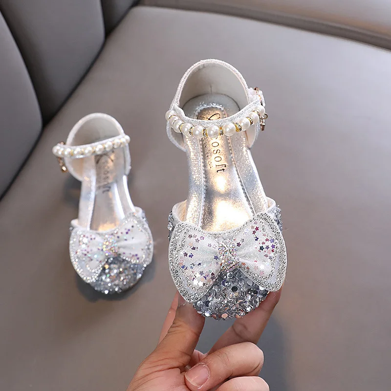 Girls Sandals Summer New Children Princess Shining Shoes Sequins Bow Performance Dance Shoes Flat Kids Sandals H200
Girls Sandals Summer New Children Princess Shining Shoes Sequins Bow Performance Dance Shoes Flat Kids Sandals H200