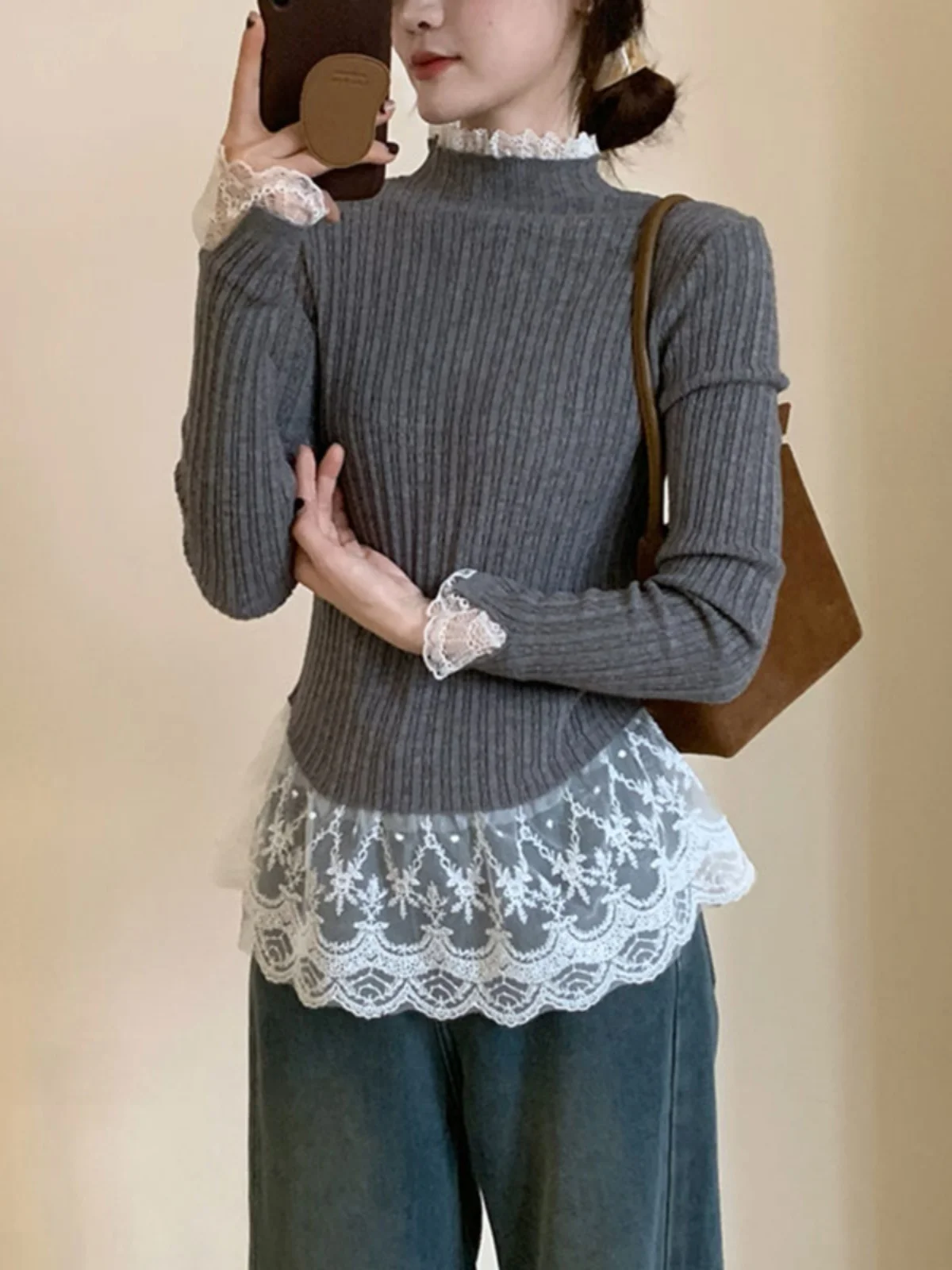 Spring Autumn Winter Women's Base Shirt V-Neck Knitted Lace Bell Sleeve Pure Desire Inner Wear Sweater Korean Style Commute
Spring Autumn Winter Women's Base Shirt V-Neck Knitted Lace Bell Sleeve Pure Desire Inner Wear Sweater Korean Style Commute