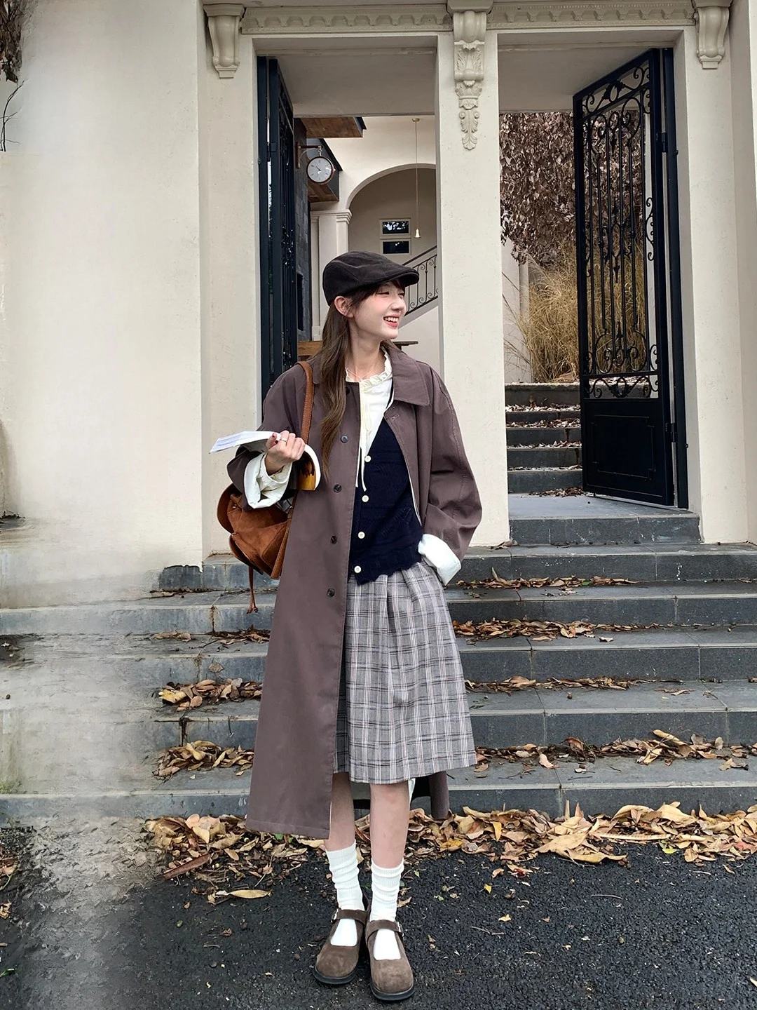 Длинное пальто с воротником на пуговицах в корейском стиле, свободного кроя, стройнящее, осеннее, новинка, женская повседневная модная верхняя одежда
Длинное пальто с воротником на пуговицах в корейском стиле, свободного кроя, стройнящее, осеннее, новинка, женская повседневная модная верхняя одежда