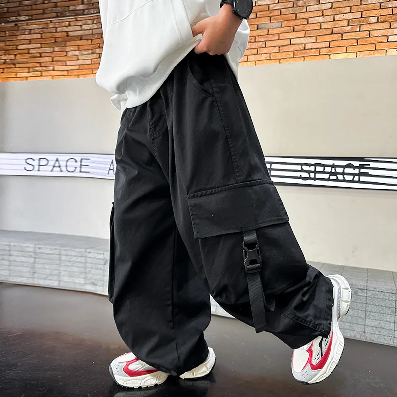 Boys Kids Black Cargo Pants with Big Pocket autumn 2025 new style teen Boys Casual Baggy Trousers Children Loose Fit Sweatpants
Boys Kids Black Cargo Pants with Big Pocket autumn 2025 new style teen Boys Casual Baggy Trousers Children Loose Fit Sweatpants