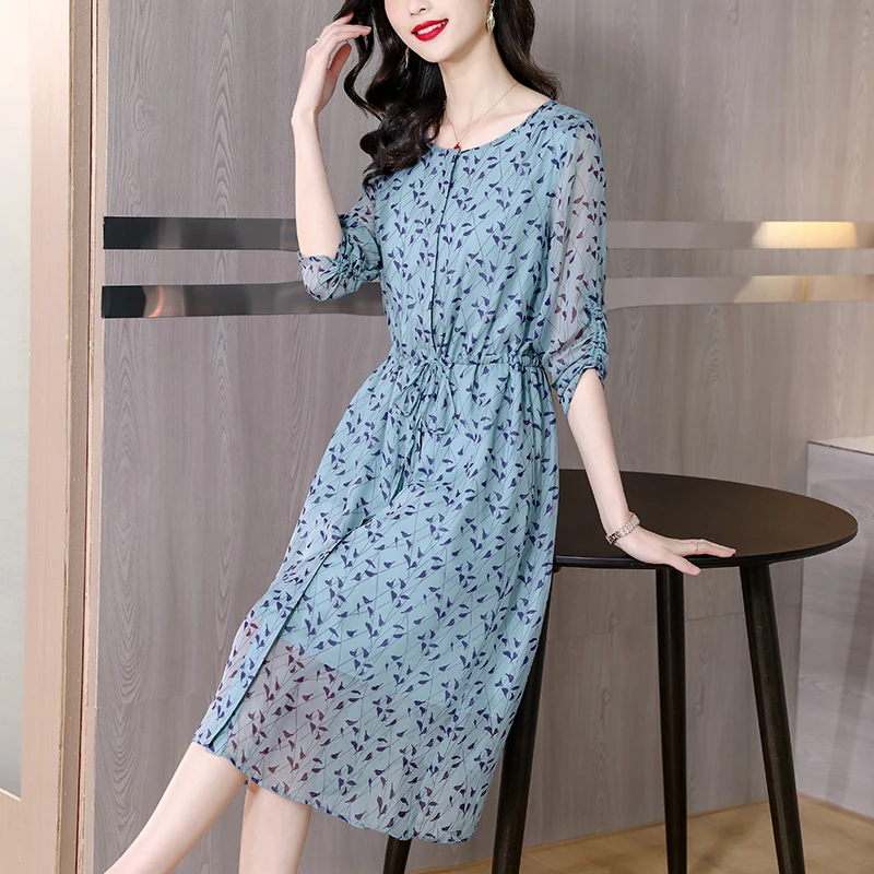 Women New Blue Print Chiffon Midi Dress Summer Boho Fashion Light Beach Sundress 2024 Korean Elegant Bodycon Casual Vestidos
Women New Blue Print Chiffon Midi Dress Summer Boho Fashion Light Beach Sundress 2024 Korean Elegant Bodycon Casual Vestidos