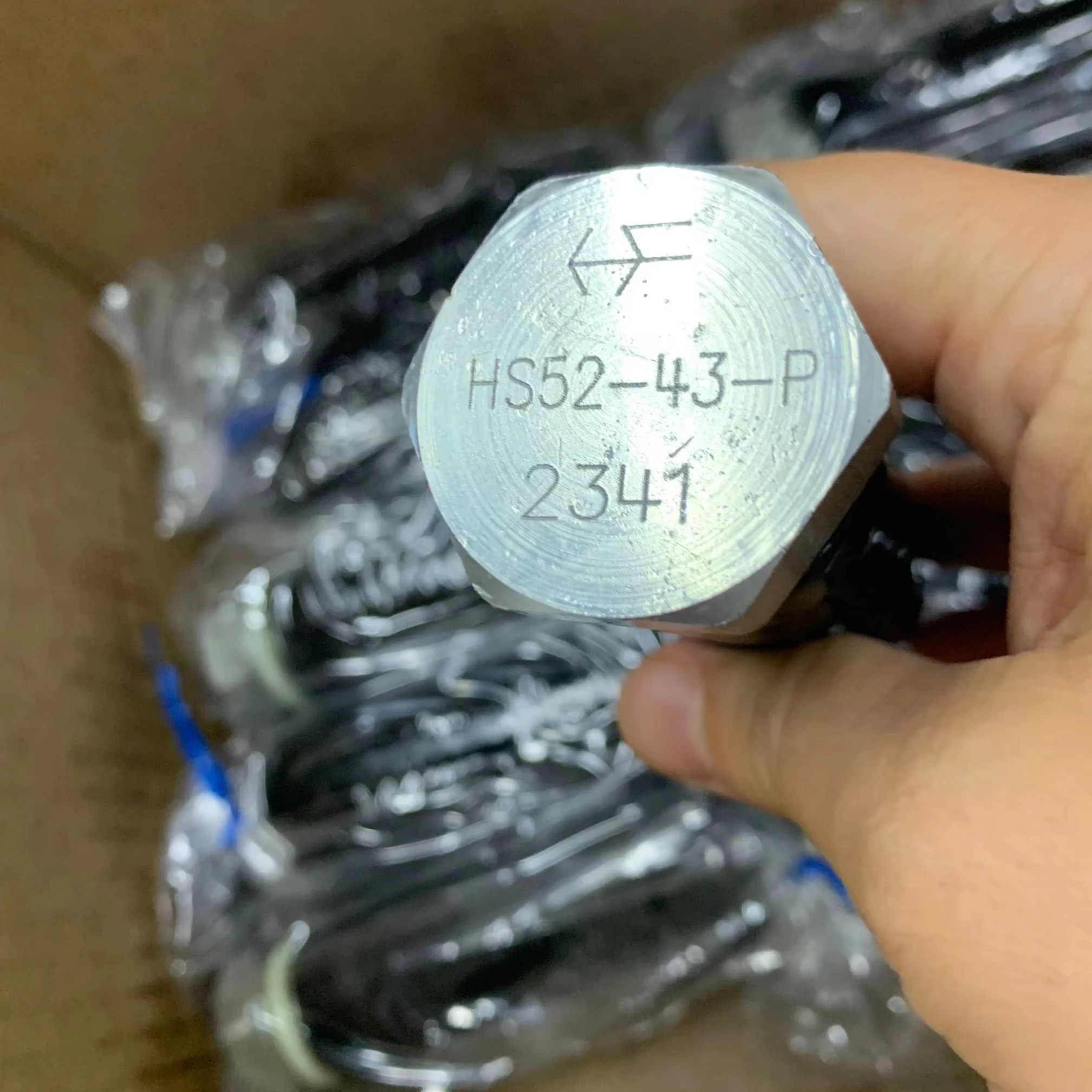 HS52-43 HS52-43-P HS52-43-0-P HS50-43-0 HS52 HYDRAFORCE Origin SHUTTLE Valve Genuine Made in USA Competitive in Stock
HS52-43 HS52-43-P HS52-43-0-P HS50-43-0 HS52 HYDRAFORCE Origin SHUTTLE Valve Genuine Made in USA Competitive in Stock