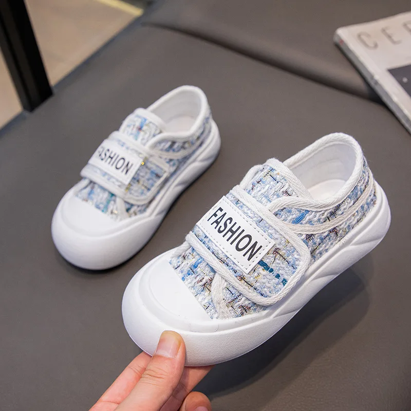 Four Seasons Kids Shoes Girls Fashion Flat Hook-and-loop Sneakers Casual Sports Shoes Older Children Cloth Skate Shoes Sneakers
Four Seasons Kids Shoes Girls Fashion Flat Hook-and-loop Sneakers Casual Sports Shoes Older Children Cloth Skate Shoes Sneakers
