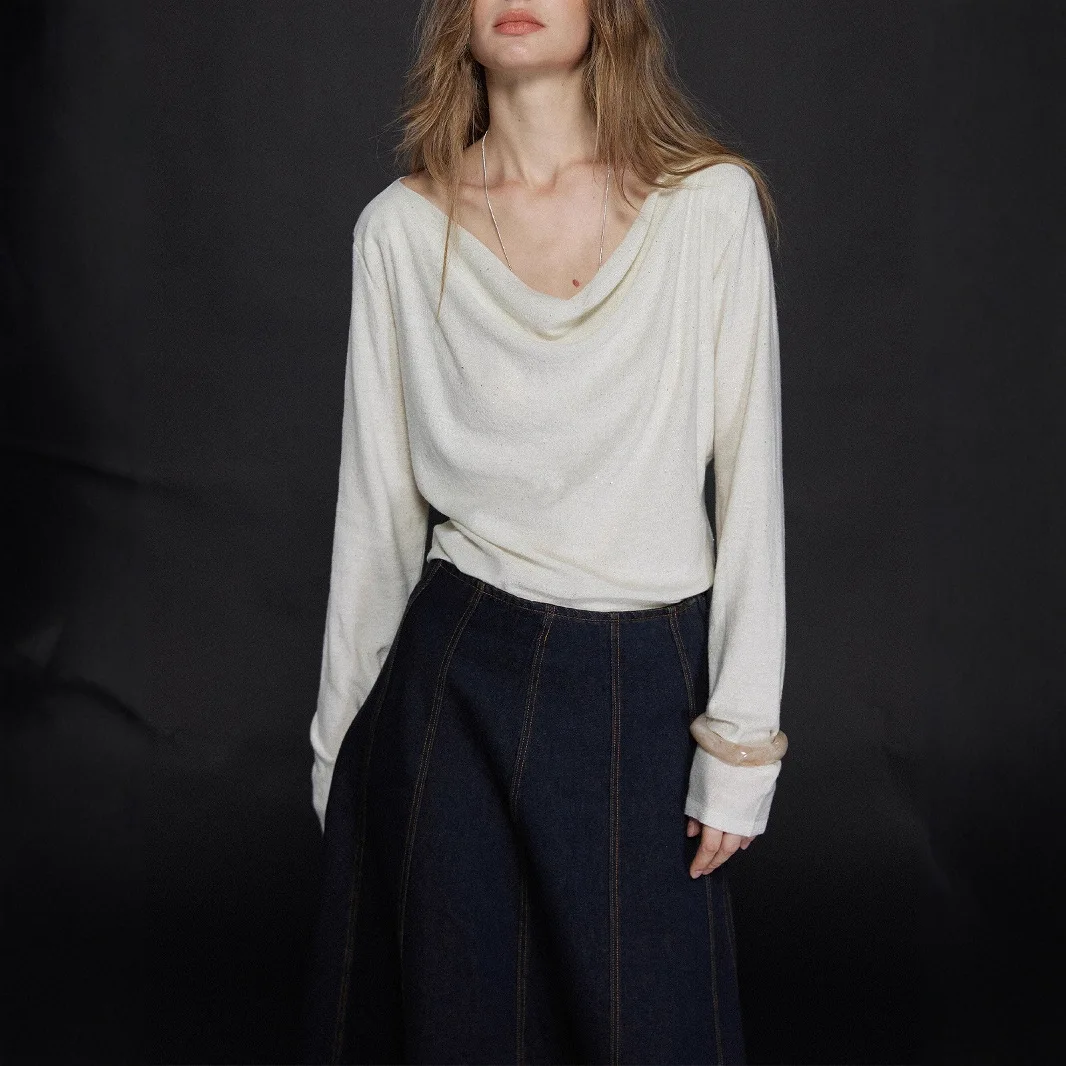 Elegant Off-shoulder Long-sleeve Knitted Sweater, New Lazy Style Early Autumn Outfit, Wool Top
Elegant Off-shoulder Long-sleeve Knitted Sweater, New Lazy Style Early Autumn Outfit, Wool Top