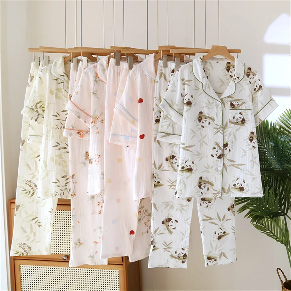 Summer Women Print Pajamas 3 Pieces Set Gauze Cotton Female Sleepwear Bedroom Set Short Sleeved Shirt Pants + Shorts Homewear
Summer Women Print Pajamas 3 Pieces Set Gauze Cotton Female Sleepwear Bedroom Set Short Sleeved Shirt Pants + Shorts Homewear