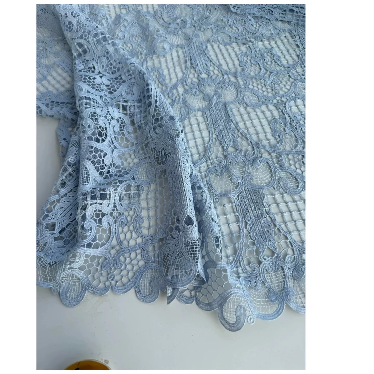 1yard water-soluble lace fabric Three dimensional hollow flower tela Wedding Dress cheongsam matirial fabric for dress
1yard water-soluble lace fabric Three dimensional hollow flower tela Wedding Dress cheongsam matirial fabric for dress