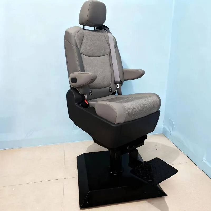The marine driver's seat can be lifted and swivel anti-wave upholstery
The marine driver's seat can be lifted and swivel anti-wave upholstery