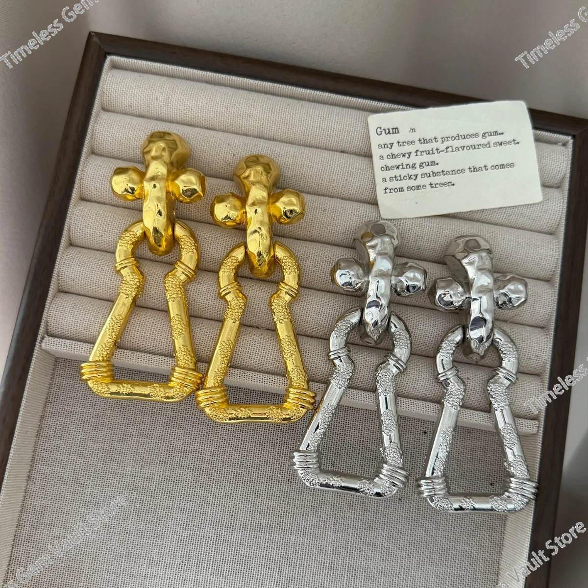 2026 New European American Metal Fashion Keyhole Dangle Earrings Exaggerated Personality Trend Heavy Duty Ear Jewelry for Women
2026 New European American Metal Fashion Keyhole Dangle Earrings Exaggerated Personality Trend Heavy Duty Ear Jewelry for Women