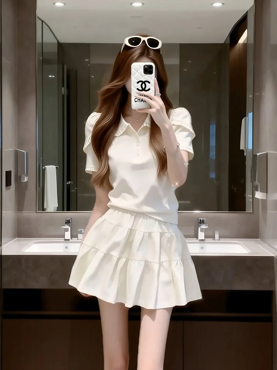 White Loose T-Shirt Skirt Set Women's Summer Fashion Small Size Cake Skirt Bubble Sleeve High Waist Pure Color Two-Piece Set
White Loose T-Shirt Skirt Set Women's Summer Fashion Small Size Cake Skirt Bubble Sleeve High Waist Pure Color Two-Piece Set