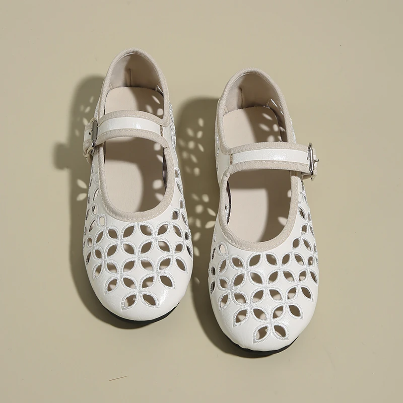 Silver French Thin 2026 Summer Versatile Fashion Women's Cutout Shallow Mouth Flat Single Shoes
Silver French Thin 2026 Summer Versatile Fashion Women's Cutout Shallow Mouth Flat Single Shoes