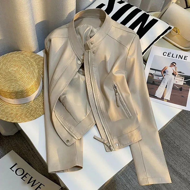 Новая женская укороченная куртка из искусственной кожи бежево-серого цвета в стиле ретро, модная повседневная модель, омолаживающая образ, трендовая верхняя одежда, весна 2026
Новая женская укороченная куртка из искусственной кожи бежево-серого цвета в стиле ретро, модная повседневная модель, омолаживающая образ, трендовая верхняя одежда, весна 2026