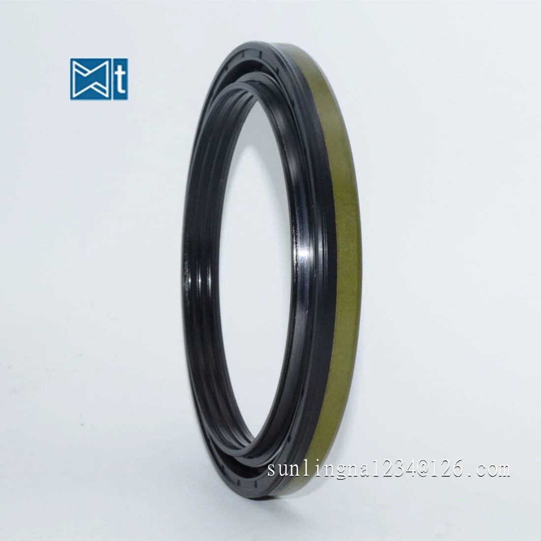 Tractor hub oil seal ID-125/127/130/150.15*OD-160/178*13/14.5/15.5/16mm Agricultural machinery box seal OEM 12015392B/12017093B
Tractor hub oil seal ID-125/127/130/150.15*OD-160/178*13/14.5/15.5/16mm Agricultural machinery box seal OEM 12015392B/12017093B