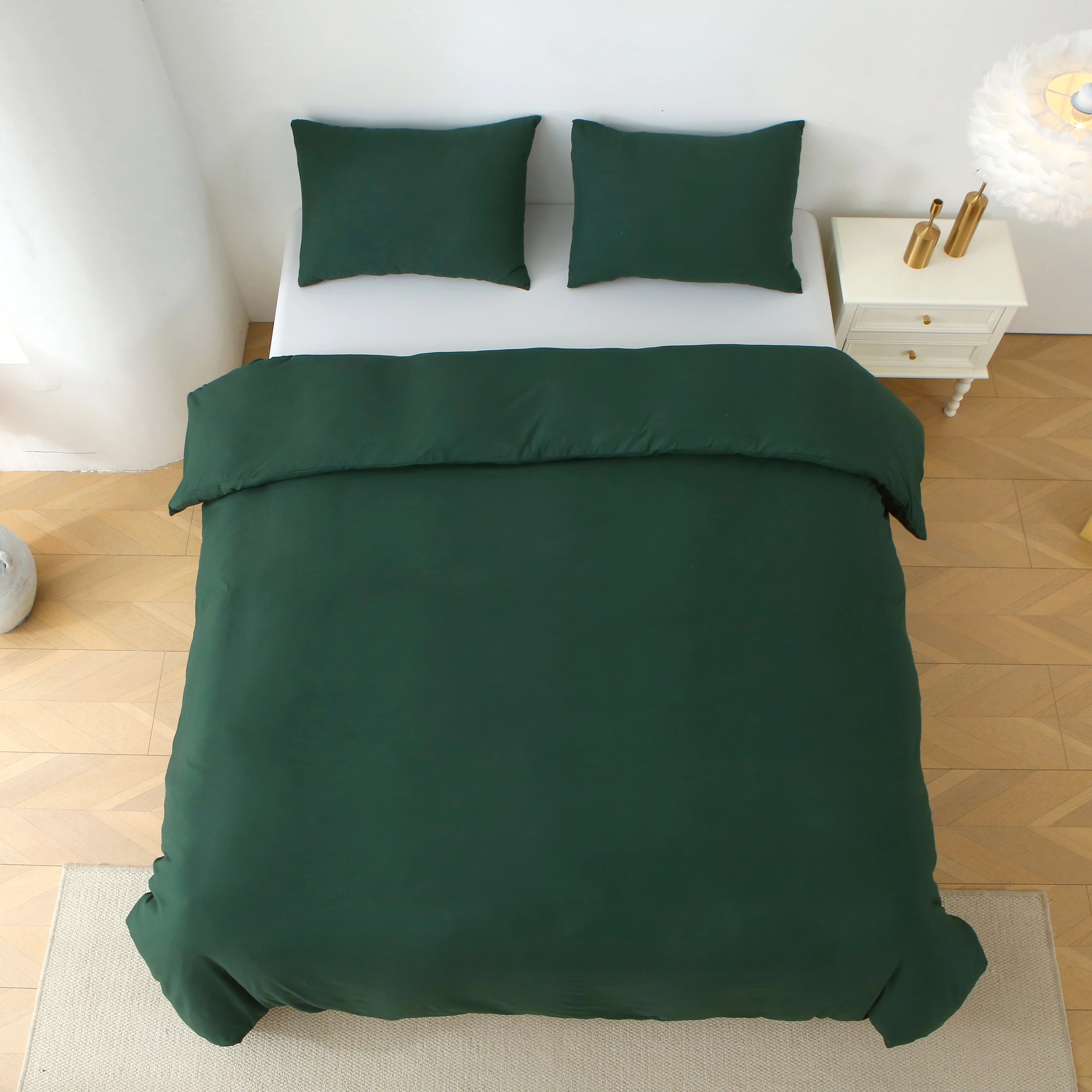 3 Pieces Solid Color Bedding Set with 1 Duvet Cover and 2 Pillow Shams, Comforter Not Included (King Size, Green)
3 Pieces Solid Color Bedding Set with 1 Duvet Cover and 2 Pillow Shams, Comforter Not Included (King Size, Green)