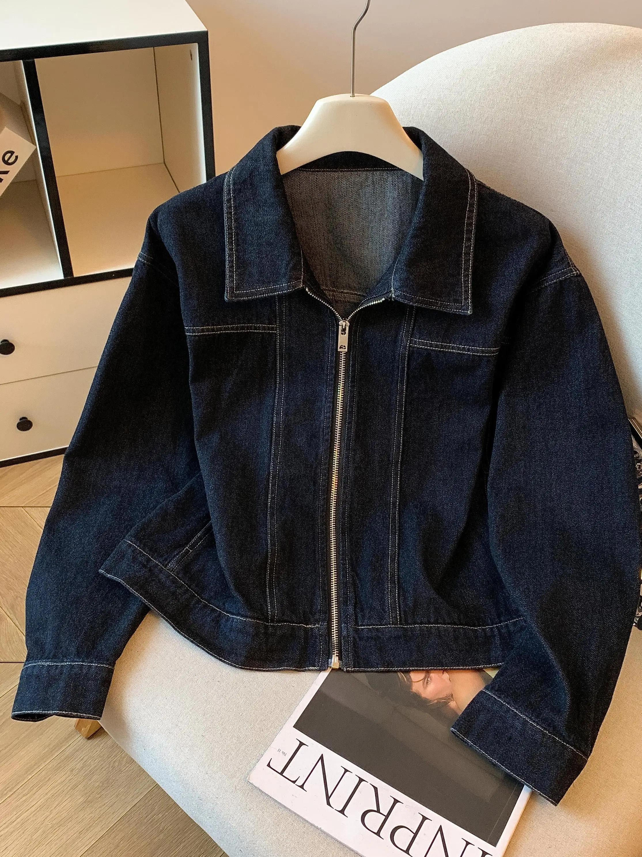 Корейская универсальная удлиненная джинсовая куртка для женщин, весна-осень, маленький размер, прямой крой, повседневная верхняя одежда
Корейская универсальная удлиненная джинсовая куртка для женщин, весна-осень, маленький размер, прямой крой, повседневная верхняя одежда