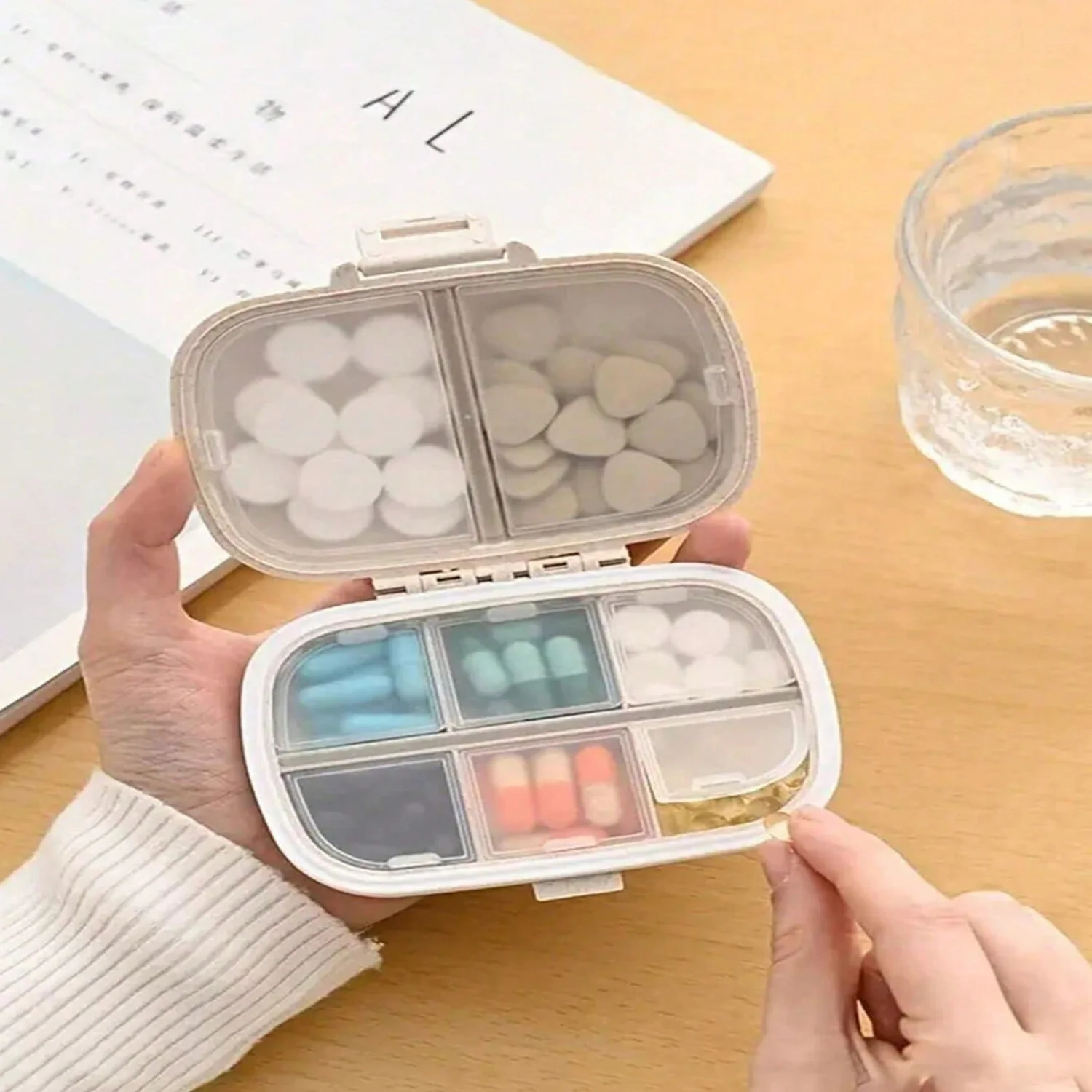 8-Grid Portable Sealed Medicine Box - Suitable For Outdoor Camping, Hiking And Fishing - Moisture-Proof And Safe
8-Grid Portable Sealed Medicine Box - Suitable For Outdoor Camping, Hiking And Fishing - Moisture-Proof And Safe