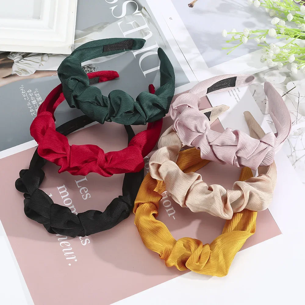 Elegant Pleated Wide Headband Solid Color Non-Slip Hair Band for Women Korean Style Face Washing Daily Fashion Hair Accessories
Elegant Pleated Wide Headband Solid Color Non-Slip Hair Band for Women Korean Style Face Washing Daily Fashion Hair Accessories
