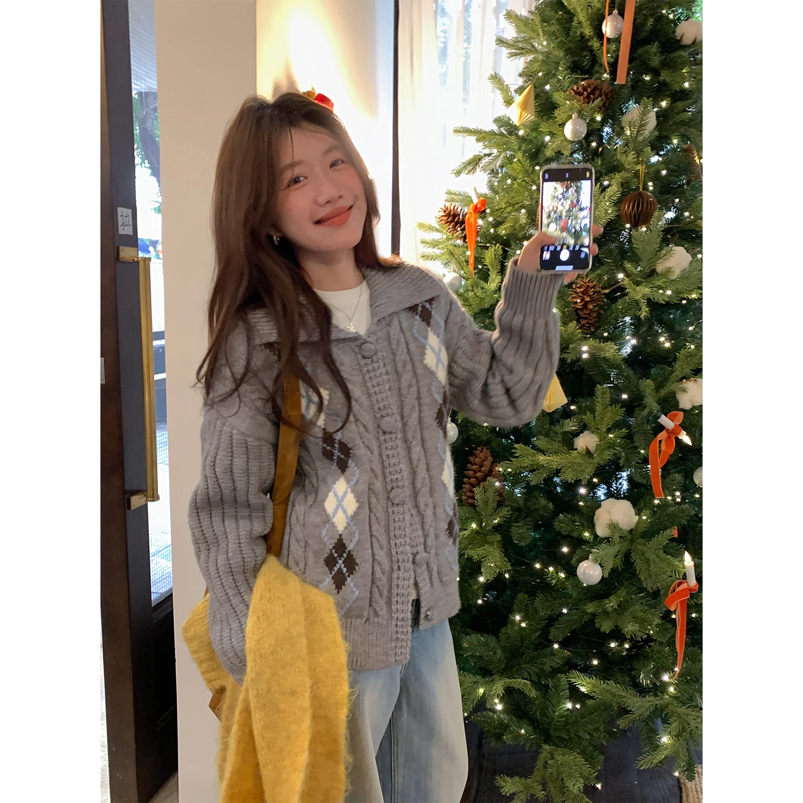 Вязаный свитер Sisilyon Thi, пальто в стиле ретро, зимнее тяжелое рабочее пальто снежного цвета с ромбовидным узором, прямая трубка, женская мода
Вязаный свитер Sisilyon Thi, пальто в стиле ретро, зимнее тяжелое рабочее пальто снежного цвета с ромбовидным узором, прямая трубка, женская мода