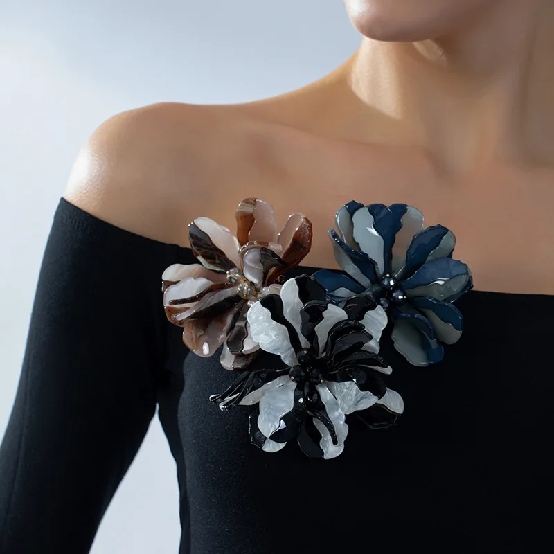DIY accessories Acrylic brooch women's jewelry niche design French light luxury retro flower corsage coat accessories
DIY accessories Acrylic brooch women's jewelry niche design French light luxury retro flower corsage coat accessories