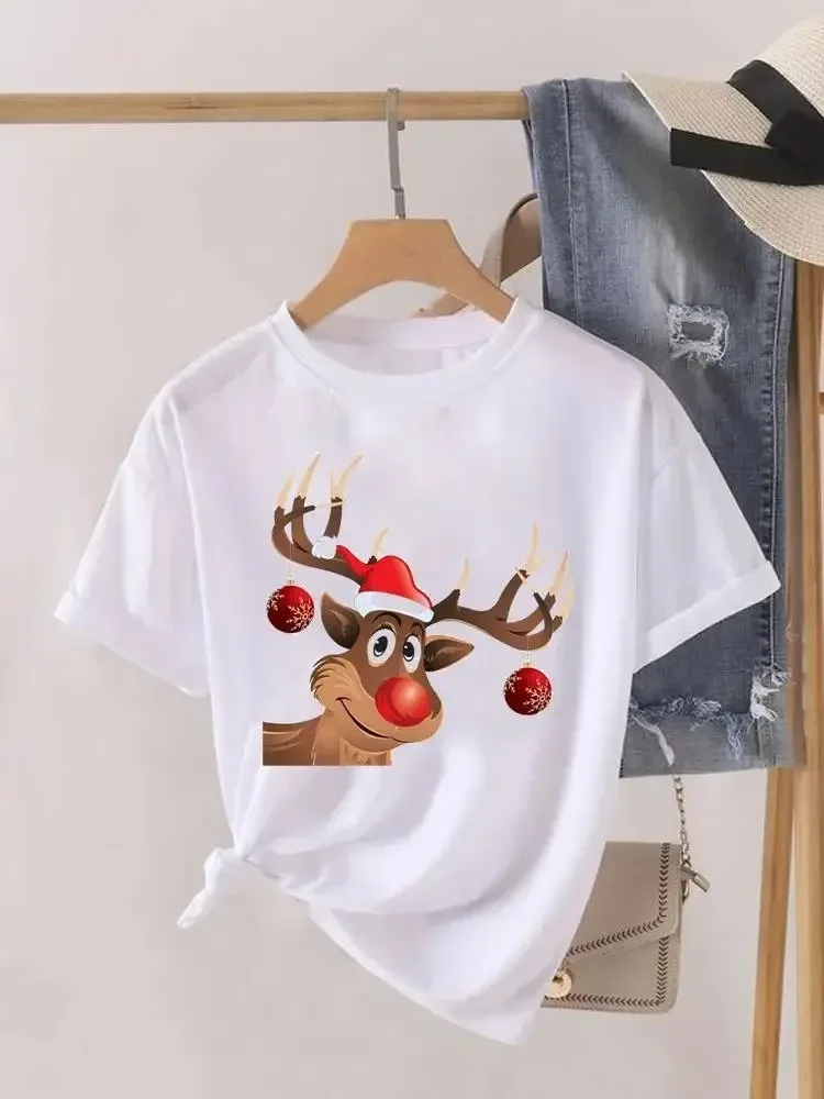 Рождественская шляпа с изображением оленя, женская футболка с короткими рукавами, винтажный повседневный топ с красным оленем, шляпой Санта-Клауса и принтом мяча
Рождественская шляпа с изображением оленя, женская футболка с короткими рукавами, винтажный повседневный топ с красным оленем, шляпой Санта-Клауса и принтом мяча