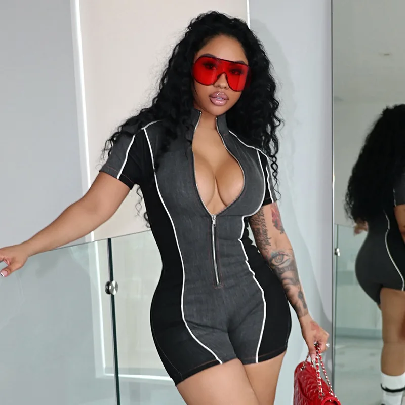 2025 Summer Printed Contrast Color Zipper Skinny Playsuit Women Stand Collar Short Sleeve Slim Casual Street Jogger Yoga Rompers
2025 Summer Printed Contrast Color Zipper Skinny Playsuit Women Stand Collar Short Sleeve Slim Casual Street Jogger Yoga Rompers
