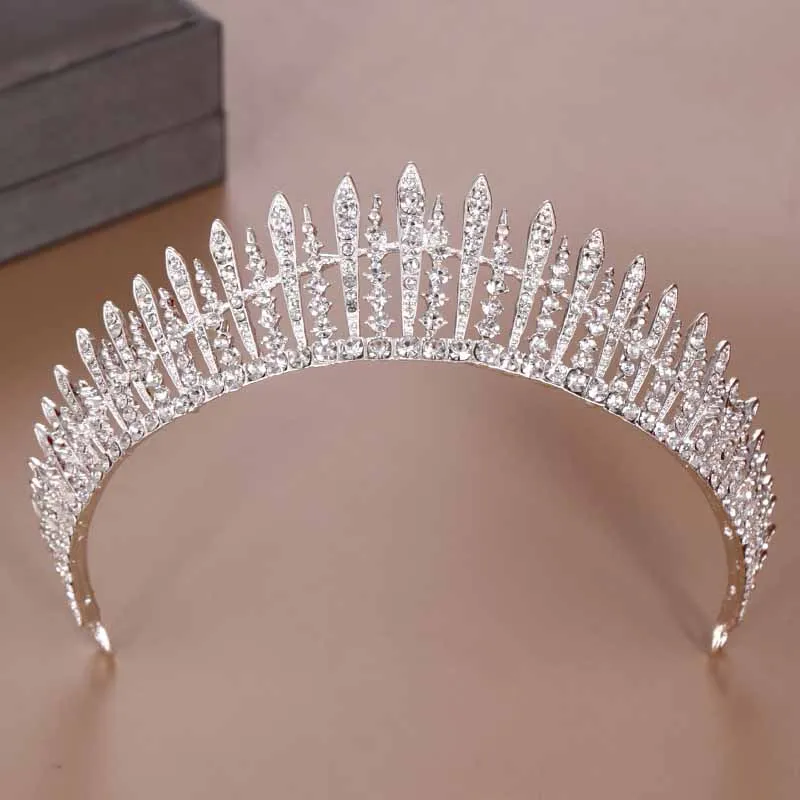 Luxury Bridal Crown White Elegant Design Sparkling Crystals Wedding Hair Jewelry Accessories for Brides Women Party Headwear
Luxury Bridal Crown White Elegant Design Sparkling Crystals Wedding Hair Jewelry Accessories for Brides Women Party Headwear