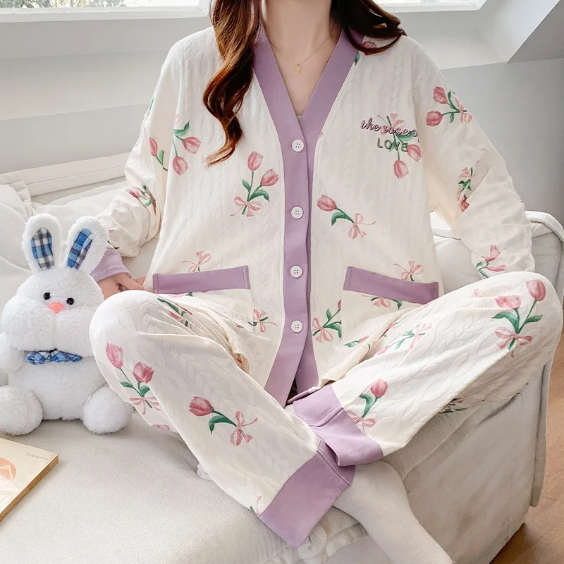 Women's V-neck Pajamas Spring And Fall Cardigan Long-sleeved Wind Girls Cotton Suit Homewear Pijamas Plus Size Nightwear Long Pj
Women's V-neck Pajamas Spring And Fall Cardigan Long-sleeved Wind Girls Cotton Suit Homewear Pijamas Plus Size Nightwear Long Pj