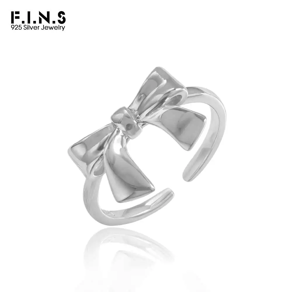 F.I.N.S оригинальный новый бант из стерлингового серебра S925, кольцо с гладкой лентой и бантом, женское простое милое открытое регулируемое ювелирное изделие на палец, подарок
F.I.N.S оригинальный новый бант из стерлингового серебра S925, кольцо с гладкой лентой и бантом, женское простое милое открытое регулируемое ювелирное изделие на палец, подарок