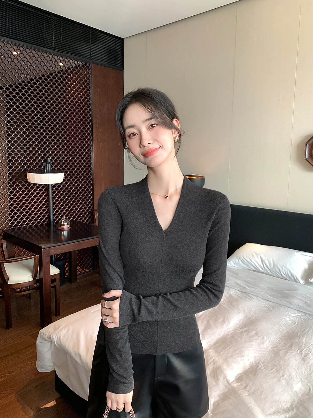 Женский облегающий вязаный свитер Maven Lin High nce Sensation Bla V-ne Long Sve из полиэфирного волокна, повседневный топ
Женский облегающий вязаный свитер Maven Lin High nce Sensation Bla V-ne Long Sve из полиэфирного волокна, повседневный топ