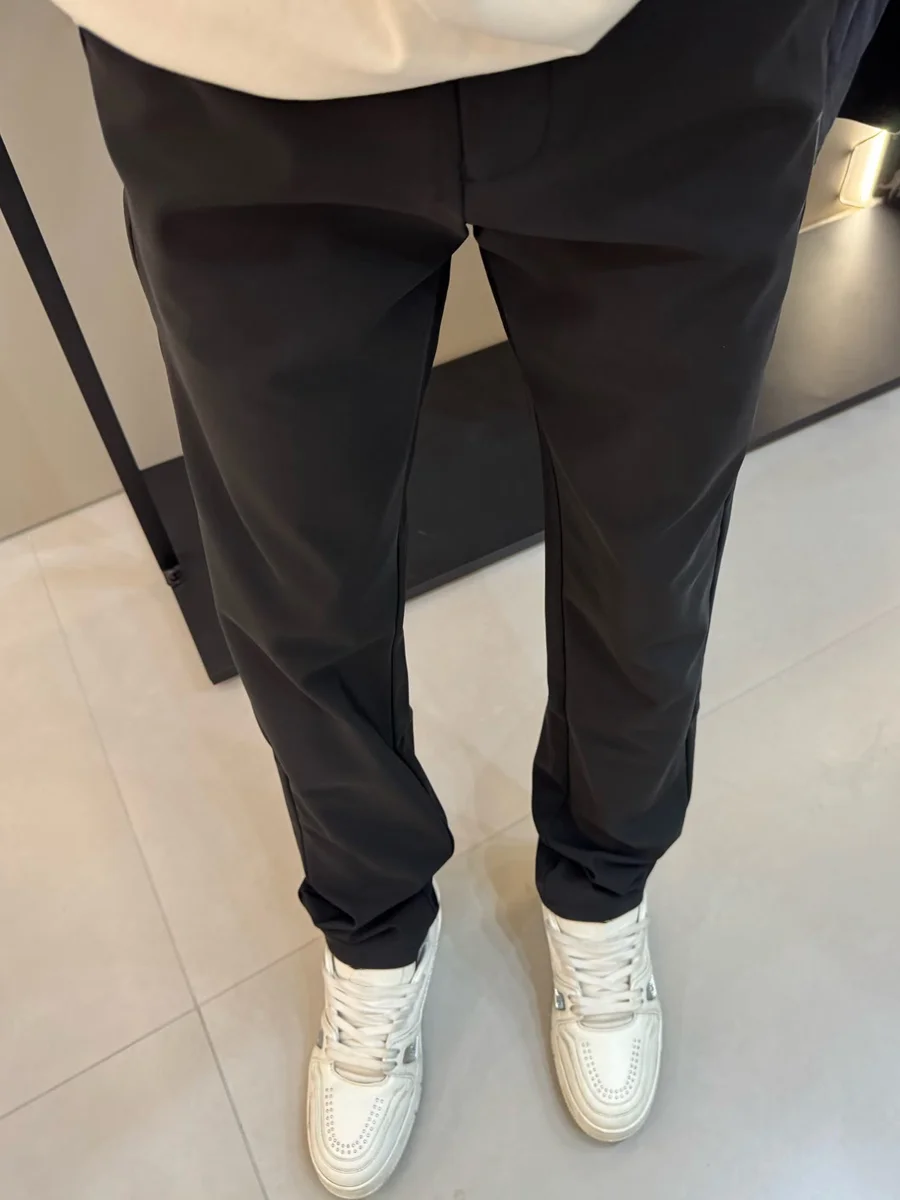 Летние тонкие повседневные мужские брюки прямого кроя, облегающие, модные, длинные, не мнущиеся, легкие в уходе, для молодежи, энергичные, стильные
Летние тонкие повседневные мужские брюки прямого кроя, облегающие, модные, длинные, не мнущиеся, легкие в уходе, для молодежи, энергичные, стильные