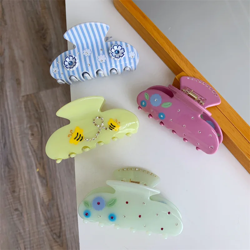 Literary Girl Wind Butterfly Flower Hair Clips Diamond Acetate Hair Claw Medium Shark Hair Accessories For Women
Literary Girl Wind Butterfly Flower Hair Clips Diamond Acetate Hair Claw Medium Shark Hair Accessories For Women