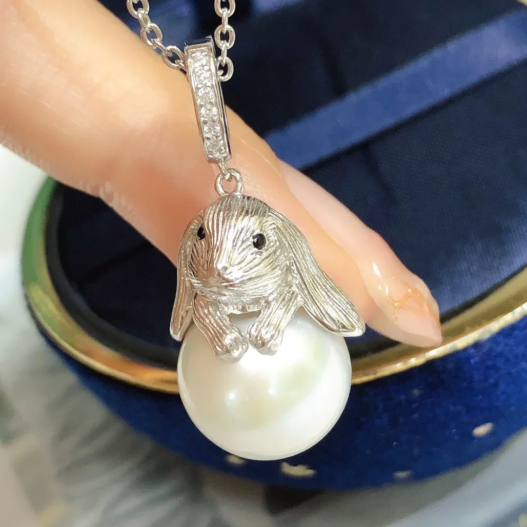 Natural FreshwaterPearl Pendant Necklace Female White Round Simple Rabbit Jewelry Silver Collarbone Temperament Collarbone Chain
Natural FreshwaterPearl Pendant Necklace Female White Round Simple Rabbit Jewelry Silver Collarbone Temperament Collarbone Chain