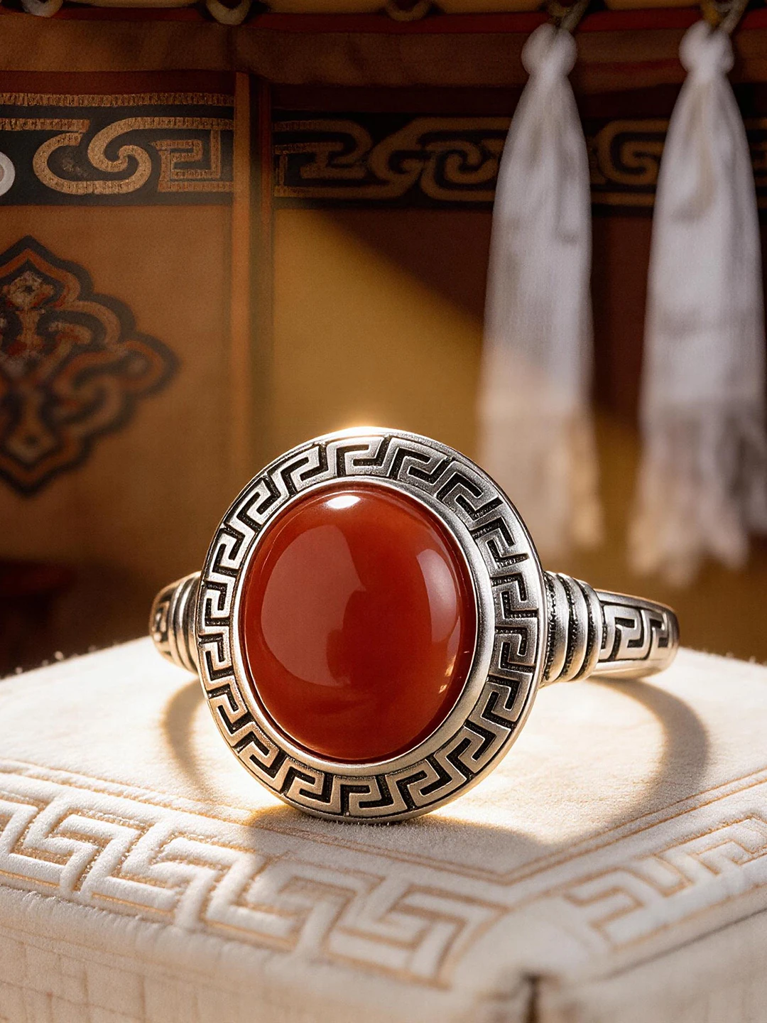 Mongolian Style Vintage Silver Ring S925 Embedded South Red Agate Openable Ladies Ring Elegant Circular Design Fashion Jewelry
Mongolian Style Vintage Silver Ring S925 Embedded South Red Agate Openable Ladies Ring Elegant Circular Design Fashion Jewelry