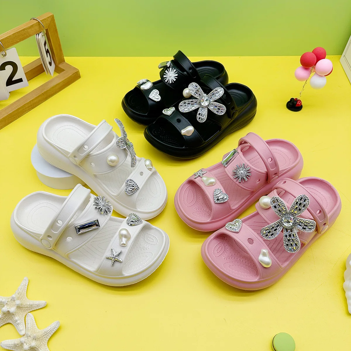 Fashion Hot-Selling Cartoon Crystal Flower Parent-Child Slippers New Flat-Soled Boys' and Girls' Non-Slip Soft-Soled Sandals 811
Fashion Hot-Selling Cartoon Crystal Flower Parent-Child Slippers New Flat-Soled Boys' and Girls' Non-Slip Soft-Soled Sandals 811
