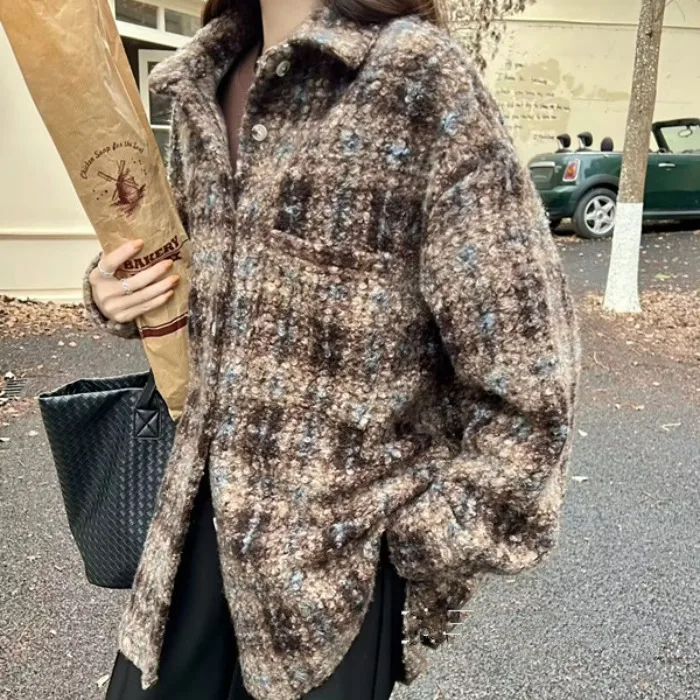 Autumn Winter Plaid Woolen Shirt Oversize Shape Loose Women's Coat Polyester Fiber Thickened Short Style for Middle-Aged Women
Autumn Winter Plaid Woolen Shirt Oversize Shape Loose Women's Coat Polyester Fiber Thickened Short Style for Middle-Aged Women