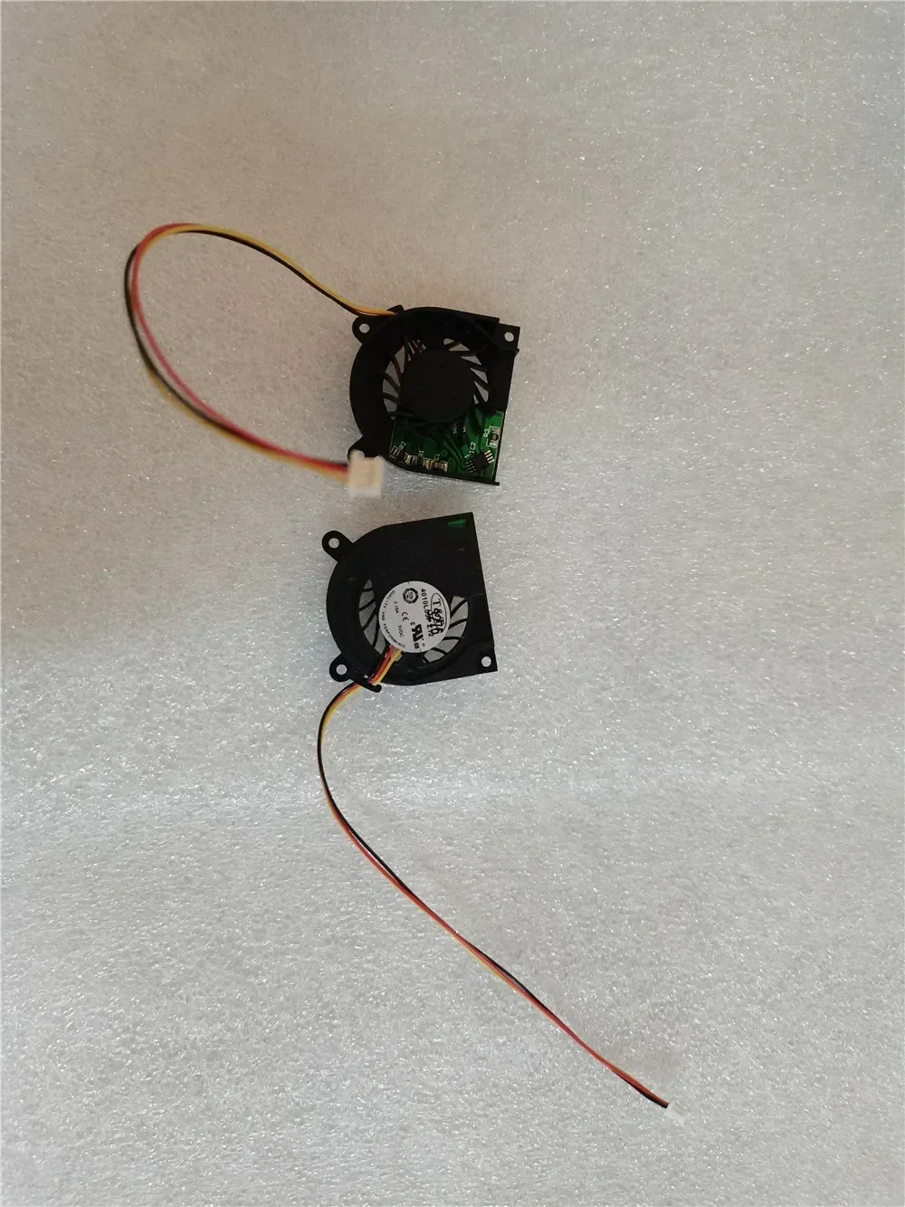 Loptap Fan FOR 4010L05F Z12 5V 0.16A
Loptap Fan FOR 4010L05F Z12 5V 0.16A