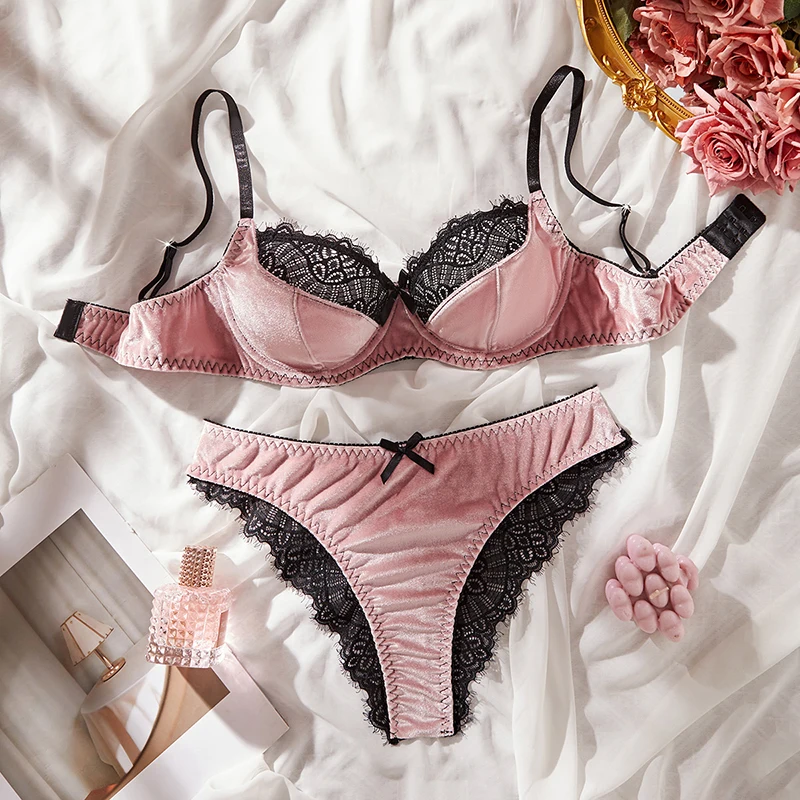 Sexy Lingerie Luxury Velevet Lingerie Set Sweet Lace Splicing Sexy Bras French Underwear Women Set Three-point Intimate Lingerie
Sexy Lingerie Luxury Velevet Lingerie Set Sweet Lace Splicing Sexy Bras French Underwear Women Set Three-point Intimate Lingerie