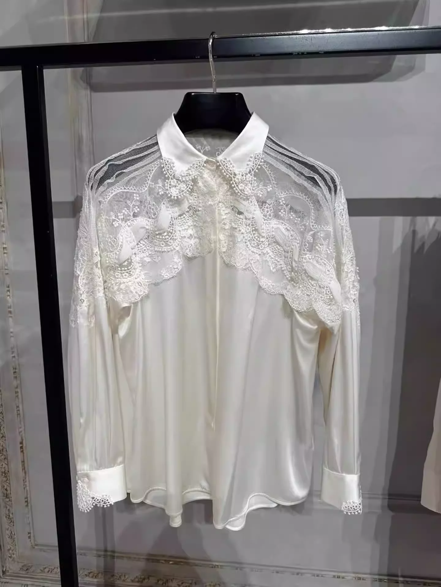 Sexy Women's White Blouse Fashion Transparent Silk Shirt Elegant Ladies Lace Embroidered Blouse
Sexy Women's White Blouse Fashion Transparent Silk Shirt Elegant Ladies Lace Embroidered Blouse