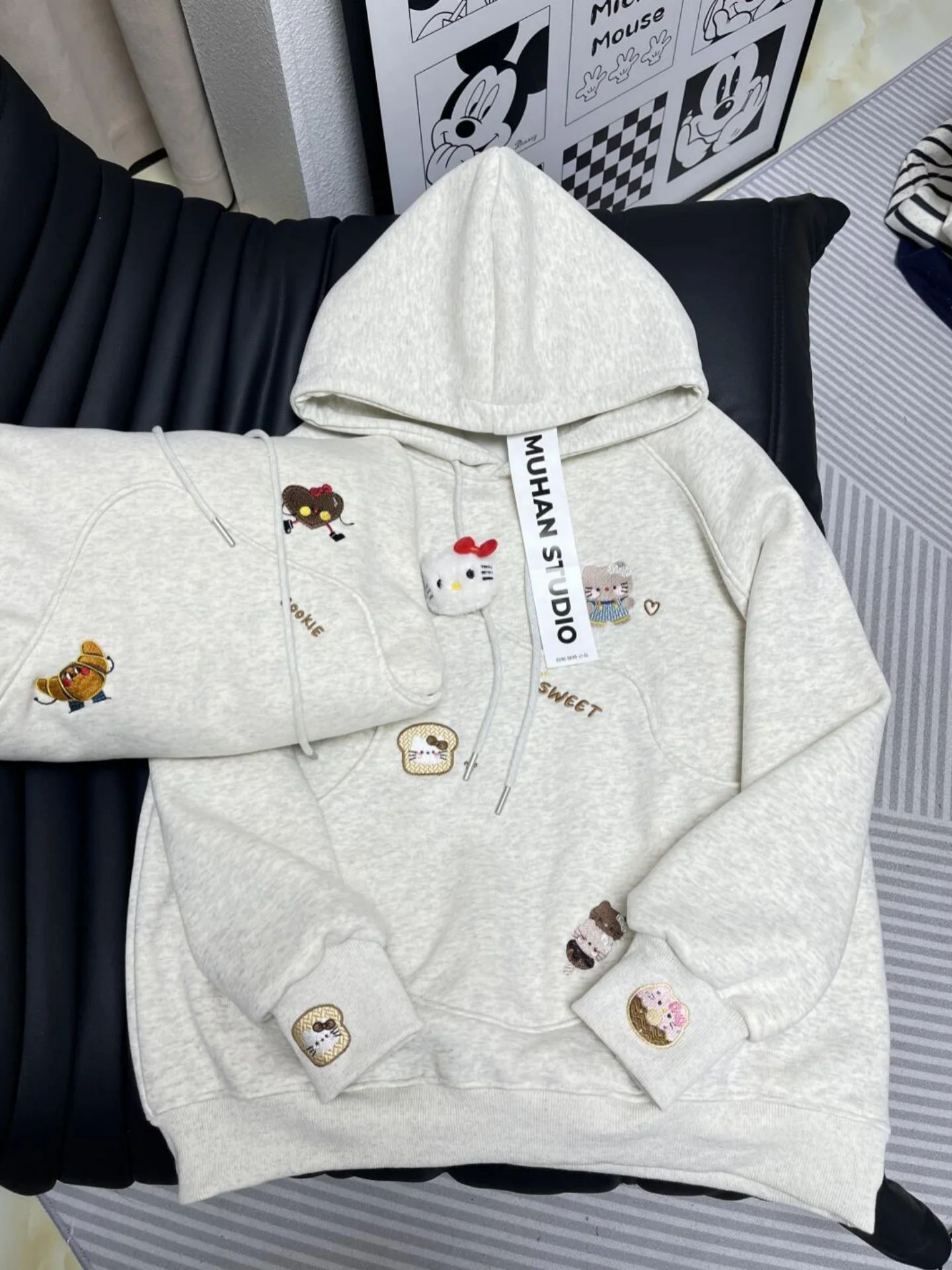 Korean Sle Cute Cartoon Embroidery Hoodie Women's Winter New Versatile Slim Fit Oversize Top Coat Loose Fit Long Sve
Korean Sle Cute Cartoon Embroidery Hoodie Women's Winter New Versatile Slim Fit Oversize Top Coat Loose Fit Long Sve