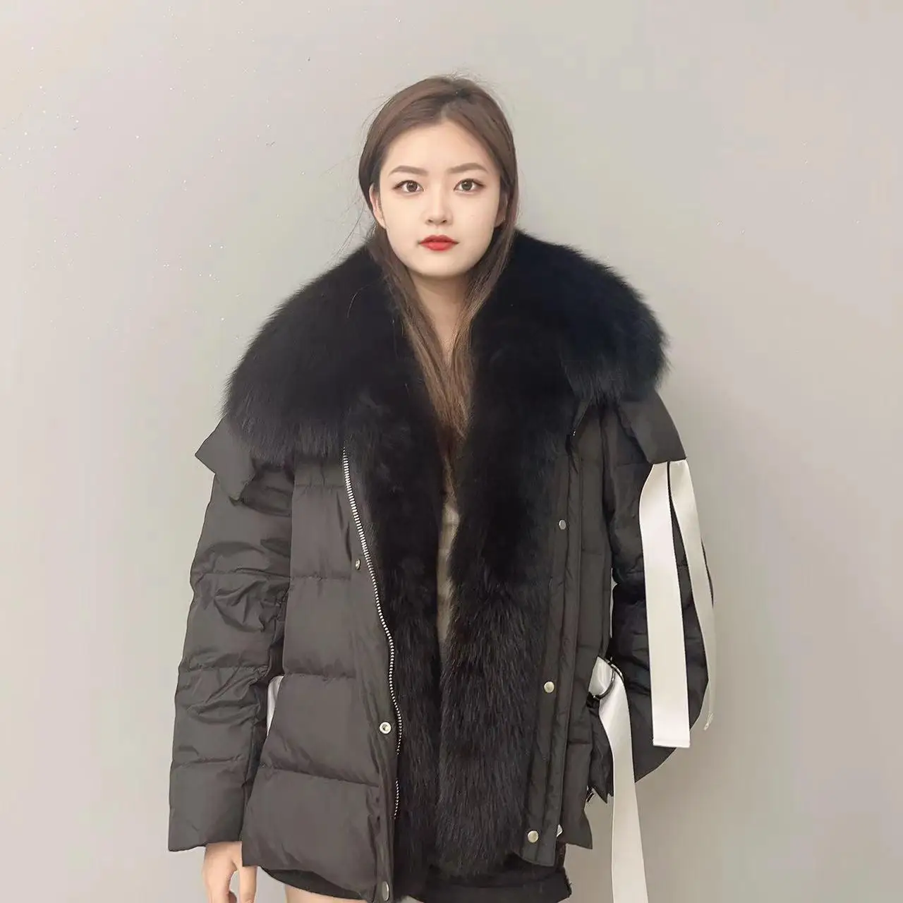 Luxury Outerwear 2023 New Winter Women Coat Genuine Natural Real Fox Fur Collar White Goose Down Jacket Thick Warm Loose Coat
Luxury Outerwear 2023 New Winter Women Coat Genuine Natural Real Fox Fur Collar White Goose Down Jacket Thick Warm Loose Coat