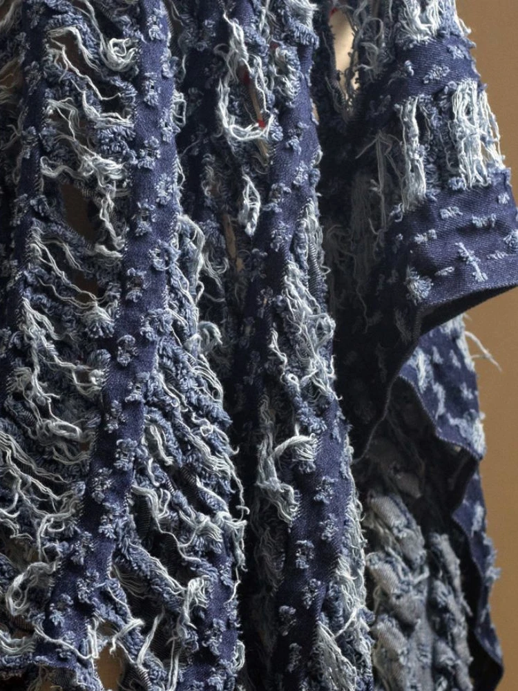 Dark Blue Water Washed Hole Broken Denim Fabric Reconstructed Texture Hollow Tassel Pure Cotton Creative Design
Dark Blue Water Washed Hole Broken Denim Fabric Reconstructed Texture Hollow Tassel Pure Cotton Creative Design